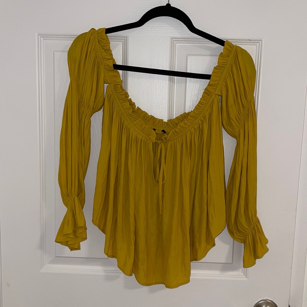 BRAND NEW F21 TOP